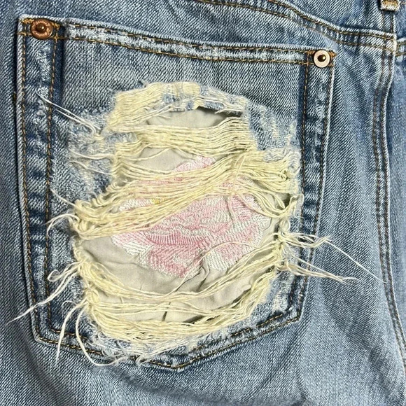 7 for all mankind woman sz 22 blue distressed cropped,floral embroidery,fray hem - Picture 14 of 15